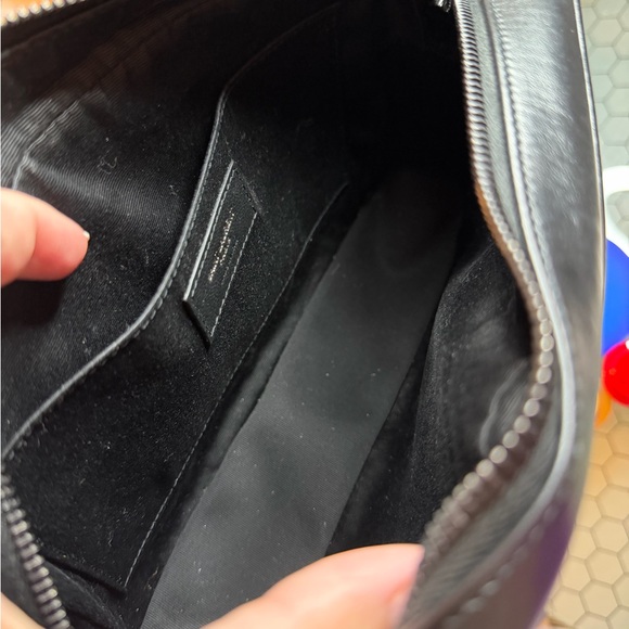 Yves Saint Laurent Lou Matelasse Leather Camera - Picture 5 of 8